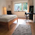 Fresh Renovated. 3 Rooms. Leonberg. Private Parking Spot. * Leonberg