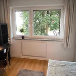 Apartment Fresh Renovated. 3 Rooms. Leonberg. Private Parking Spot. Leonberg